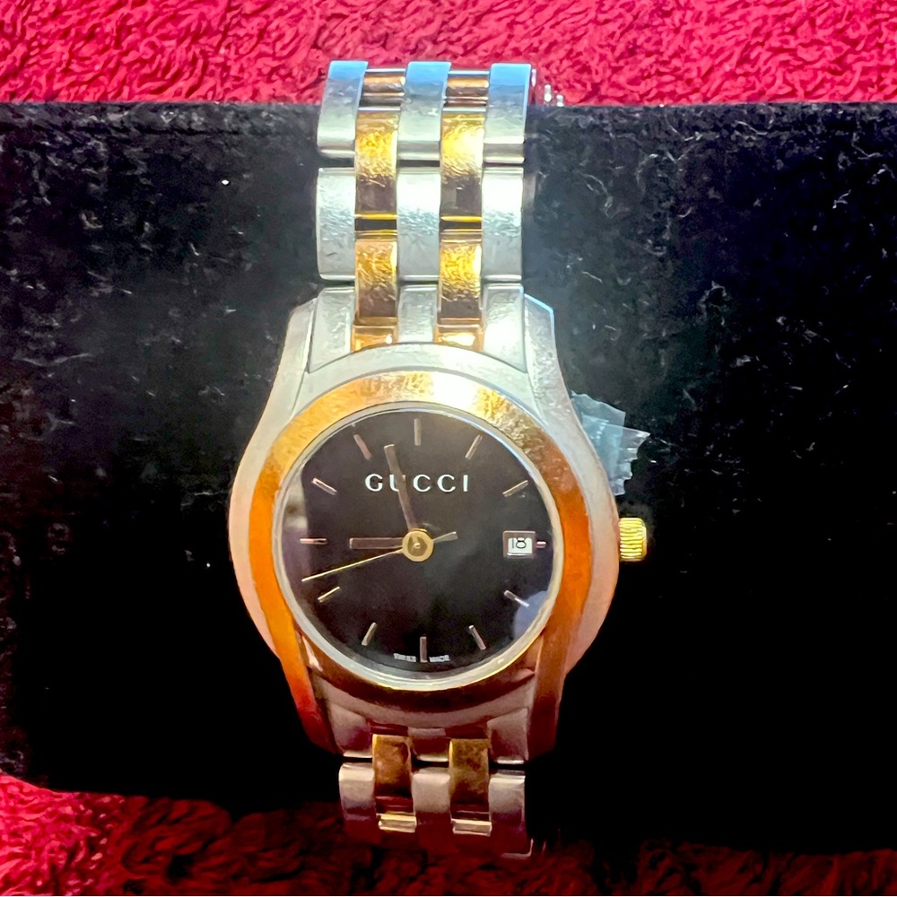 💯% authentic GUCCI watch